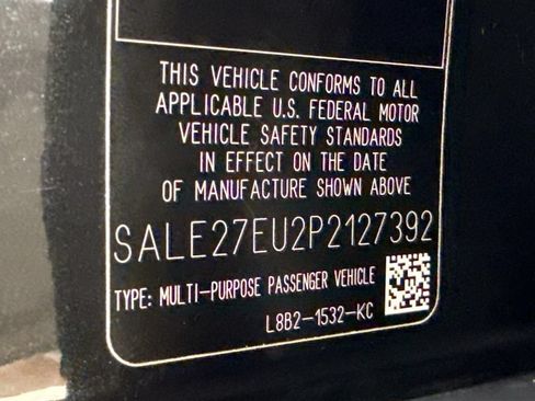 Used 2023 Land Rover Defender 110 X-Dynamic SE AWD/4WD image 28