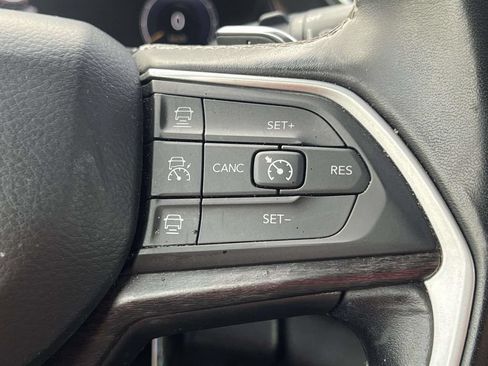 Used 2021 Jeep Grand Cherokee L Limited w/ Luxury Tech Group II AWD/4WD image 30