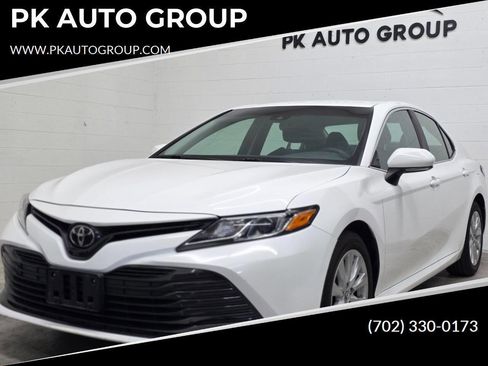 Used 2018 Toyota Camry LE w/ Convenience Package image 1