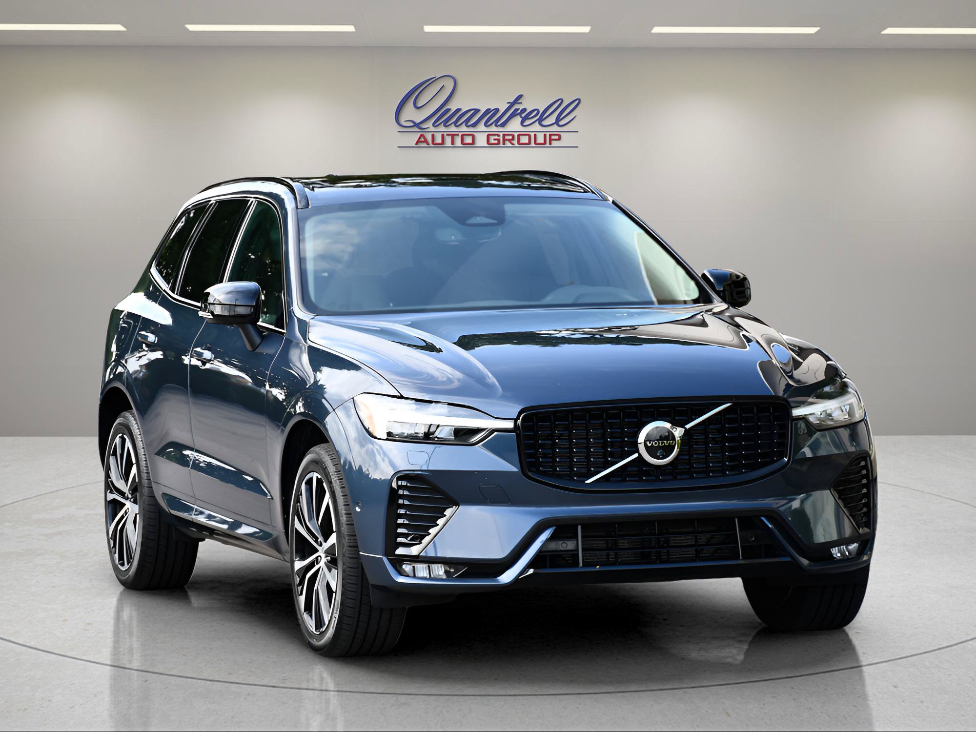 Certified 2024 Volvo XC60 B5 Plus w/ Climate Package AWD/4WD image 2
