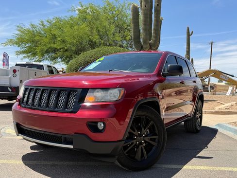 Used 2012 Jeep Grand Cherokee Altitude RWD image 1
