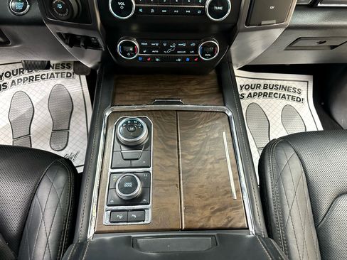 Used 2020 Ford Expedition Platinum image 32