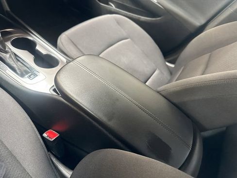 Used 2022 Chevrolet Malibu LT FWD image 23