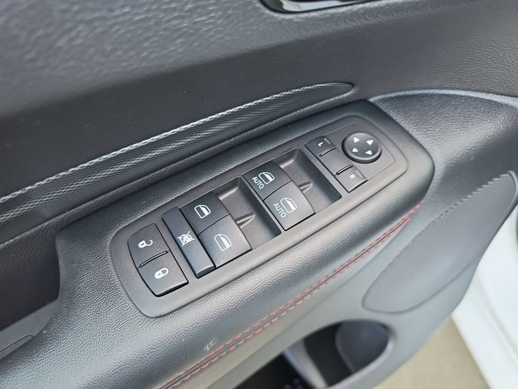 Used 2025 Dodge Durango GT AWD/4WD image 23