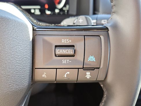 Used 2025 Nissan Rogue Platinum w/ Platinum Premium Package FWD image 13
