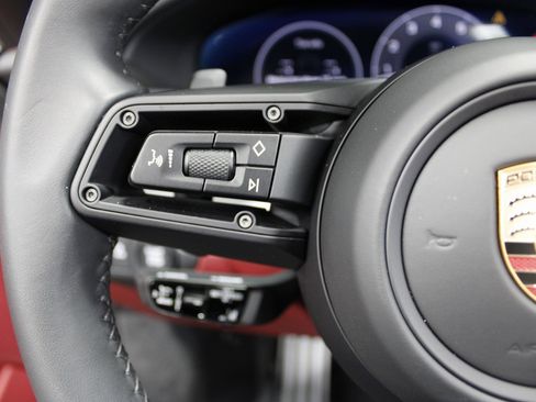 Certified 2025 Porsche 911 Carrera image 25