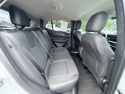 Used 2025 Buick Encore GX Preferred FWD image 23