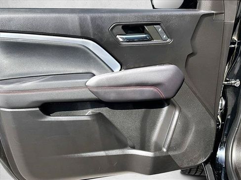 Used 2023 Chevrolet Colorado Z71 w/ Z71 Convenience Package 2 AWD/4WD image 17