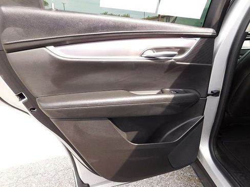 Used 2019 Cadillac XT5 Premium Luxury image 10