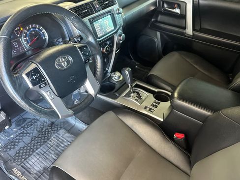 Used 2018 Toyota 4Runner SR5 Premium AWD/4WD image 11