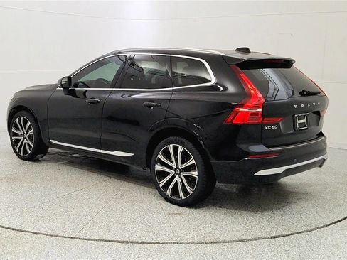 Used 2023 Volvo XC60 B5 Ultimate w/ Climate Package image 5