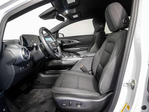 Used 2025 Chevrolet Equinox EV LT w/ Comfort Package FWD image 8