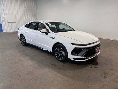 Used 2024 Hyundai Sonata SEL image 1