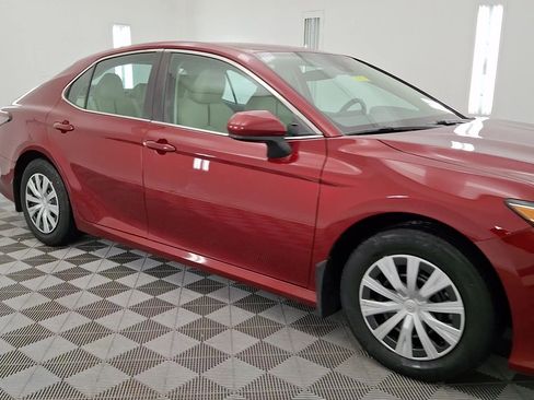 Certified 2022 Toyota Camry LE image 6
