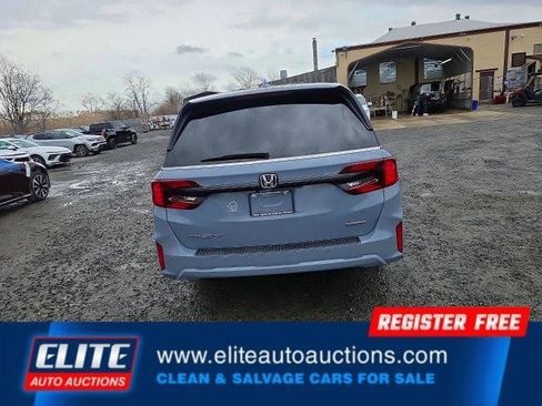 Used 2025 Honda Odyssey Touring image 11
