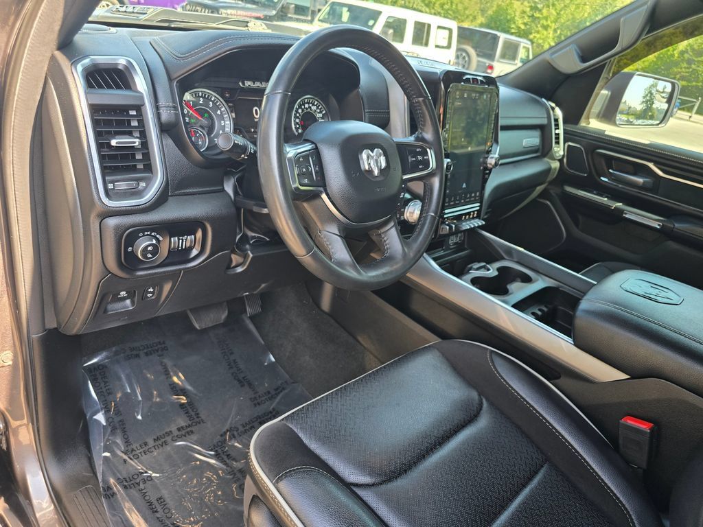 Used 2024 RAM 1500 Laramie AWD/4WD image 24