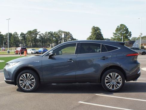 Used 2021 Toyota Venza Limited image 14