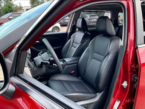 Certified 2024 Nissan Rogue SV w/ SV Premium Package FWD image 8