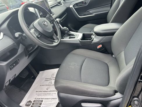 Used 2025 Toyota RAV4 LE image 16