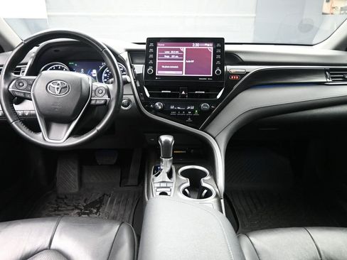 Used 2023 Toyota Camry XLE image 9