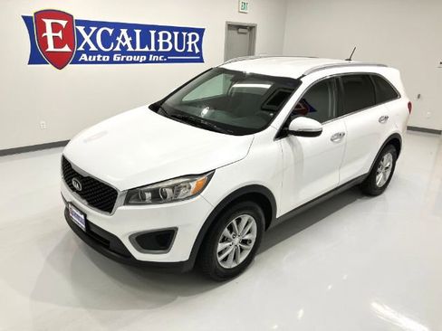 Used 2016 Kia Sorento LX image 6