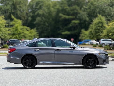 Used 2022 Honda Accord EX-L image 12