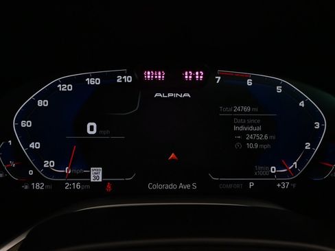 Used 2022 BMW ALPINA B7 xDrive w/ Luxury Rear Seating Package image 24