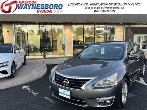 Used 2015 Nissan Altima 2.5 SV w/ Convenience Package image 1