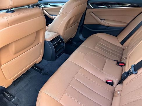 Used 2023 BMW 530i w/ Convenience Package image 11