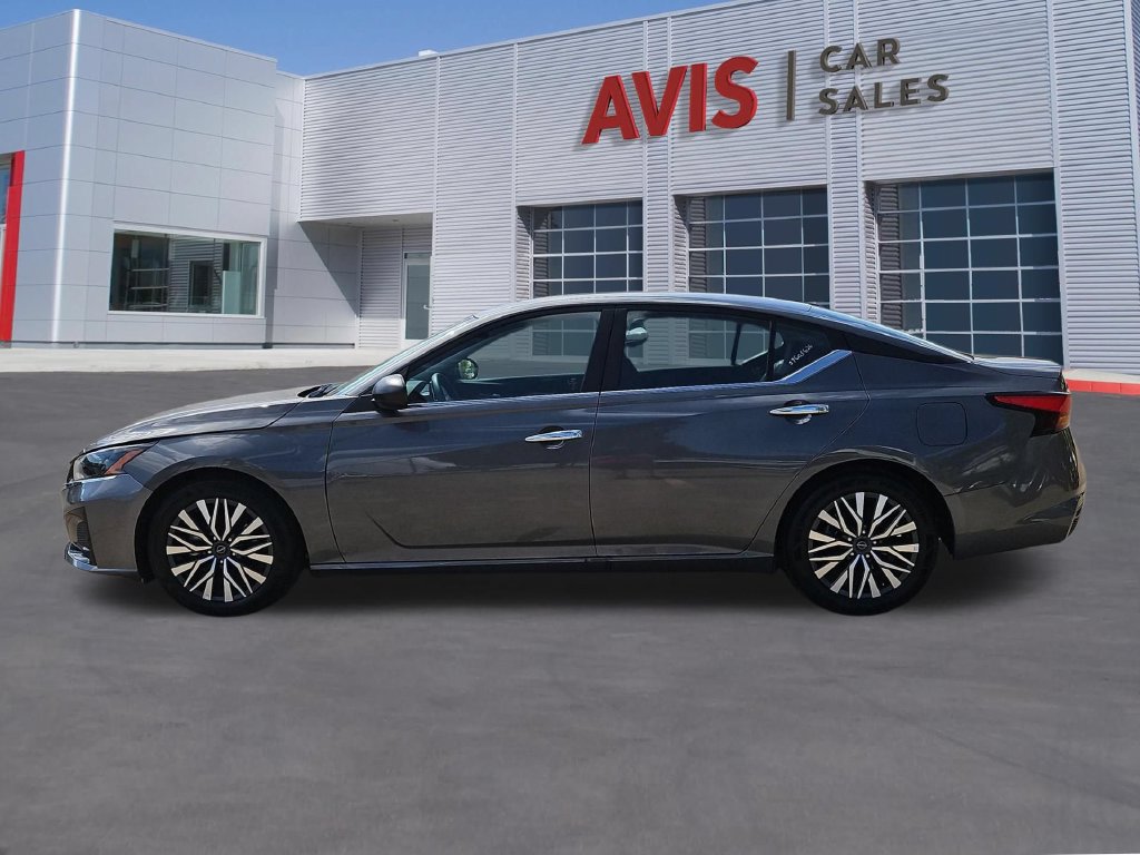 Used 2025 Nissan Altima 2.5 SV FWD image 10