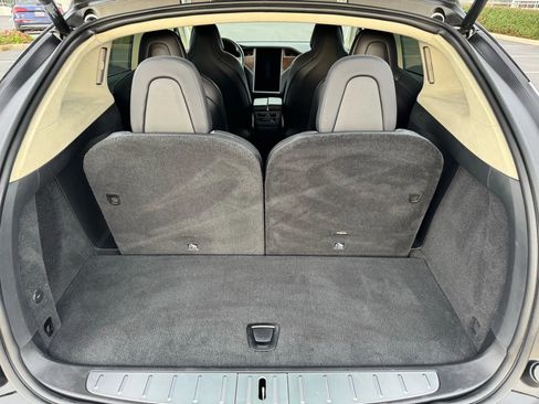 Used 2018 Tesla Model X 75D image 31