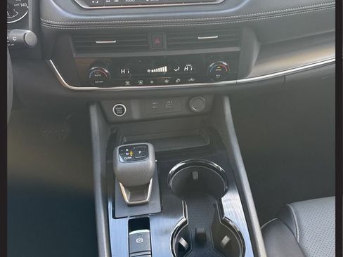 Certified 2023 Nissan Rogue SV image 28