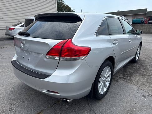 Used 2010 Toyota Venza FWD image 6