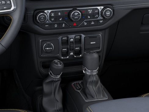 New 2026 Jeep Wrangler Unlimited Sahara AWD/4WD image 25
