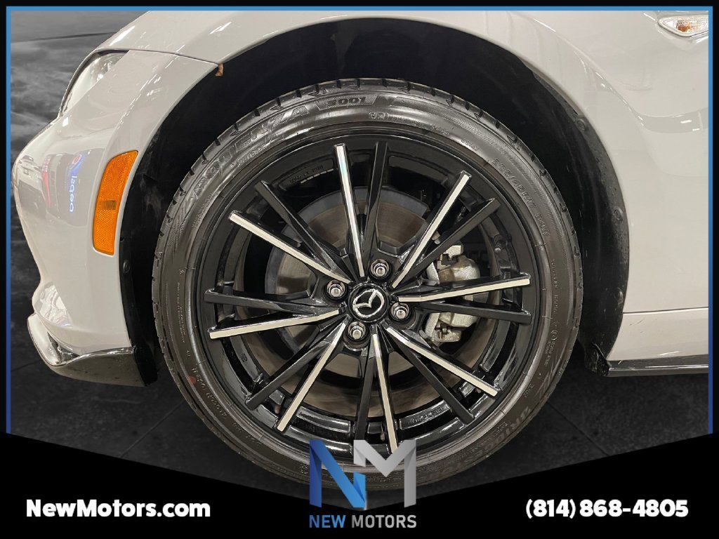 Used 2024 MAZDA MX-5 Miata Grand Touring w/ Appearance Package RWD image 14