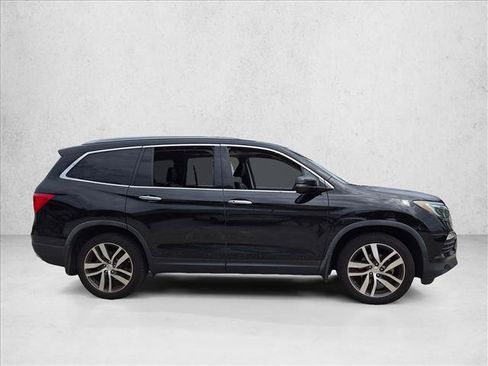 Used 2017 Honda Pilot Elite image 4