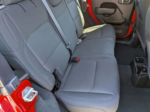 Used 2022 Jeep Wrangler Unlimited Willys image 24