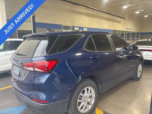 Used 2023 Chevrolet Equinox LS image 3