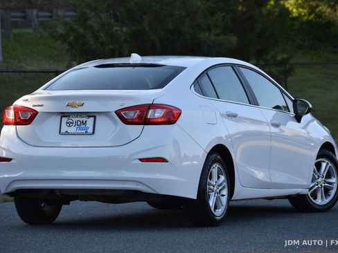 Used 2018 Chevrolet Cruze LT w/ LT Fleet Convenience Package FWD image 5