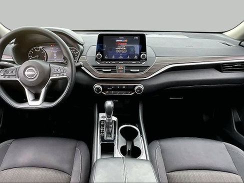 Certified 2024 Nissan Altima 2.5 SV FWD image 16