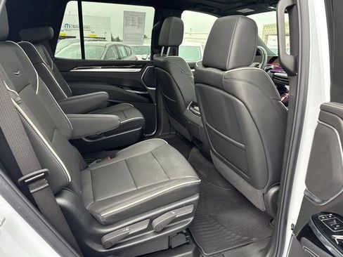 Certified 2026 Cadillac Escalade Luxury w/ LPO, Radiant Package AWD/4WD image 26