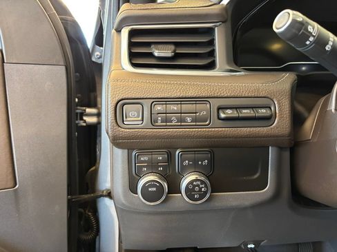 Used 2022 GMC Yukon Denali AWD/4WD image 16