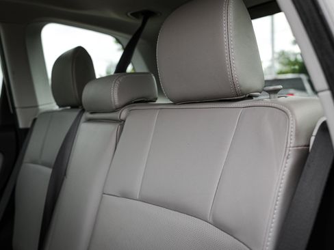 Used 2017 Subaru Forester 2.5i Limited image 32