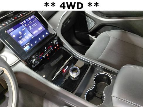 Used 2025 Jeep Grand Cherokee Laredo X w/ Luxury Tech Group I AWD/4WD image 5