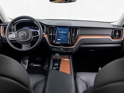 Used 2023 Volvo XC60 B5 Plus w/ Protection Package Premier AWD/4WD image 11
