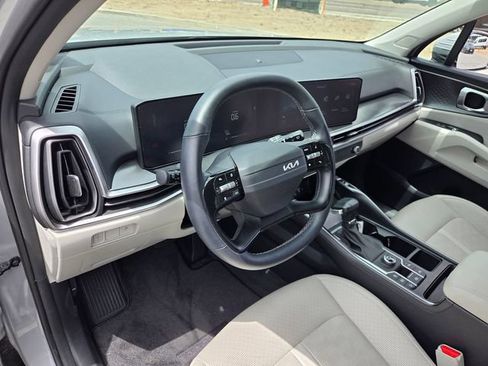 Used 2026 Kia Sorento S FWD image 8