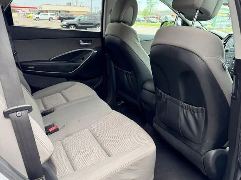 Used 2016 Hyundai Santa Fe SE AWD/4WD image 10