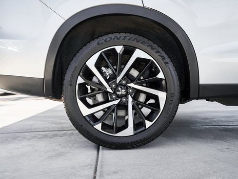 Used 2024 Mitsubishi Outlander SE image 9