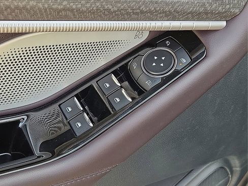 Used 2025 Ford Explorer Platinum w/ LUX Leather Package image 21