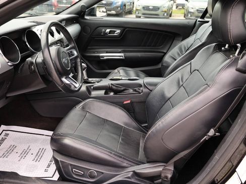 Used 2016 Ford Mustang Premium RWD image 13